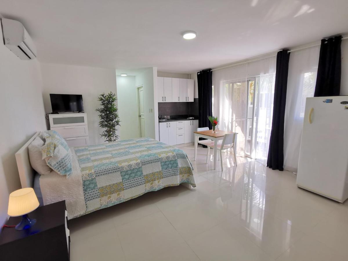 Sol Caribe Suites - Playa Los Corales - Beach Club, Wifi, Swimming Pool - Calle Aruba Punta Cana Esterno foto