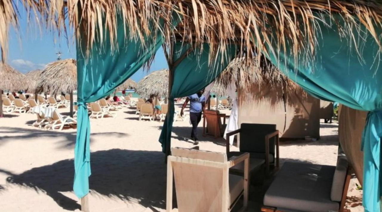 Sol Caribe Suites - Playa Los Corales - Beach Club, Wifi, Swimming Pool - Calle Aruba Punta Cana Esterno foto